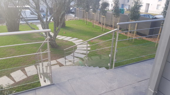 Garde corps extérieur inox et verre